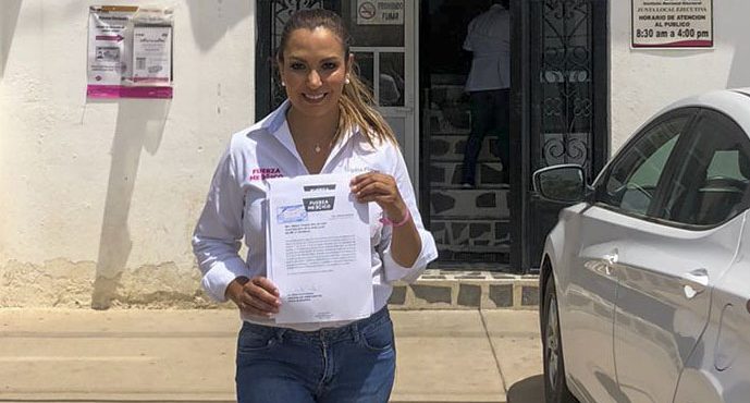 RETA LUPITA FLORES AL DEBATE A CANDIDATAS A LA DIPUTACIÓN FEDERAL