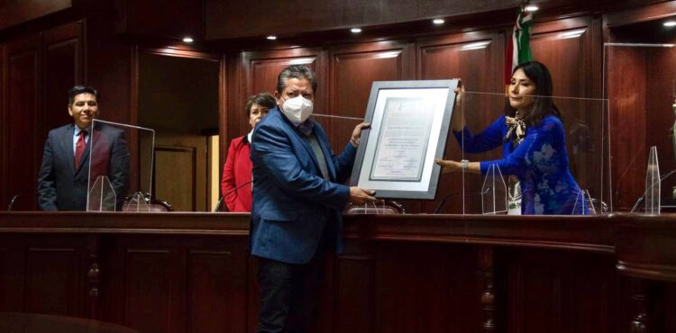 VAMOS A DAR PASO A LA NUEVA GOBERNANZA: SOSTUVO DAVID MONREAL TRAS RECIBIR CONSTANCIA DEL TRIJEZ VAMOS A DAR PASO A LA NUEVA GOBERNANZA: SOSTUVO DAVID MONREAL TRAS RECIBIR CONSTANCIA DEL TRIJEZ