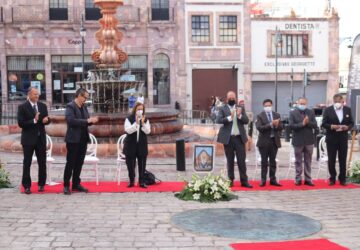 RINDE AYUNTAMIENTO DE ZACATECAS EMOTIVO HOMENAJE A LA VIDA Y OBRA DEL ARTISTA JUAN MANUEL DE LA ROSA.