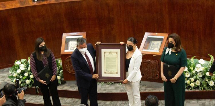 LA LXIII LEGISLATURA ENTREGA EL BANDO SOLEMNE A DAVID MONREAL ÁVILA, GOBERNADOR ELECTO