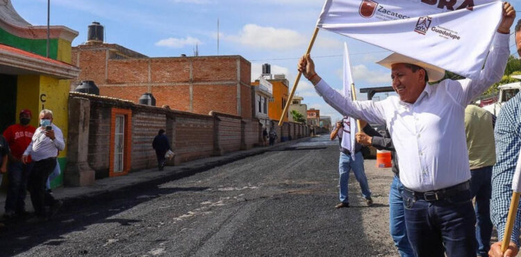 INICIA GOBERNADOR TRABAJOS DE BRIGADAS DE BACHEO PERMANENTE EN GUADALUPE, ZACATECAS