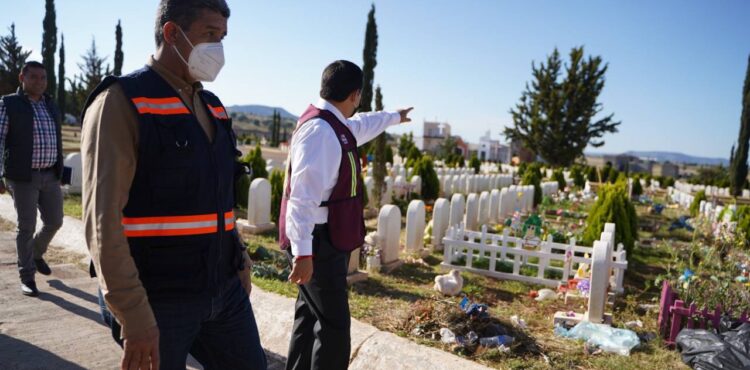 BRINDAN MANTENIMIENTO A LOS PANTEONES DE LA CAPITAL PARA CONMEMORACIÓN DEL DÍA DE MUERTOS