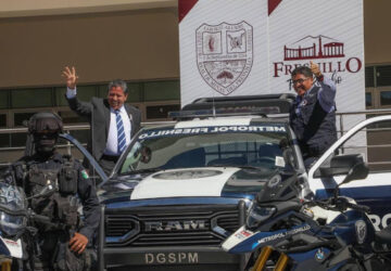 ENTREGA GOBERNADOR DAVID MONREAL PATRULLAS Y MOTOCICLETAS A LA METROPOL DE FRESNILLO, CALERA Y ENRIQUE ESTRADA