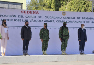 ATESTIGUA GOBERNADOR TOMA DE POSESIÓN Y PROTESTA NUEVO COMANDANTE DE LA XI ZONA MILITAR