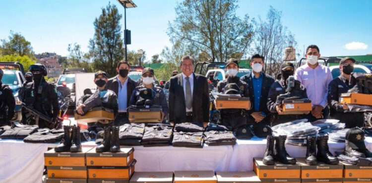 REFUERZA GOBERNADOR CORPORACIONES POLICIACAS CON MÁS PATRULLAS Y EQUIPAMIENTO REFUERZA GOBERNADOR CORPORACIONES POLICIACAS CON MÁS PATRULLAS Y EQUIPAMIENTO