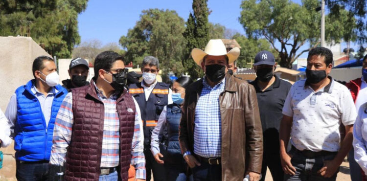 VISITA GOBERNADOR DAVID MONREAL ÁVILA PANTEONES Y TIANGUIS DE TRES CRUCES