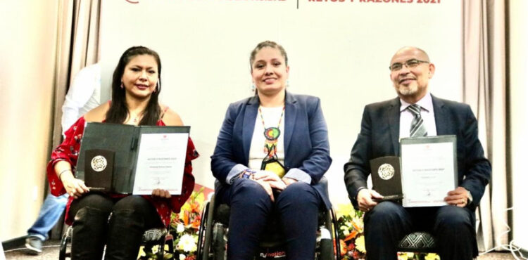 ENTREGA GOBIERNO DE ZACATECAS PREMIO RETOS Y RAZONES