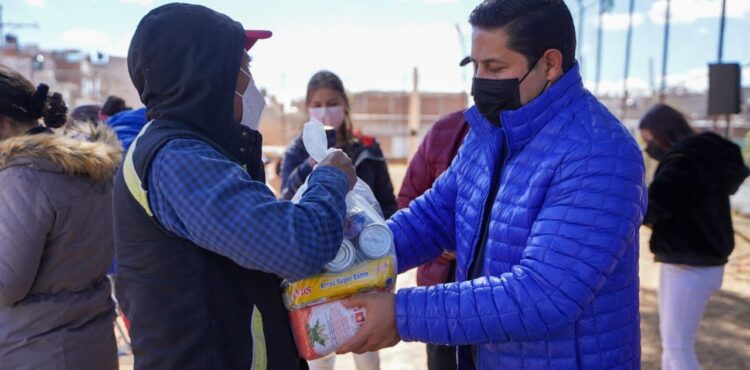 ENTREGAN DIF MUNICIPAL Y ALCALDE MIRANDA CASTRO APOYOS ALIMENTARIOS EN LA GONZÁLEZ ORTEGA Y MIGUEL HIDALGO