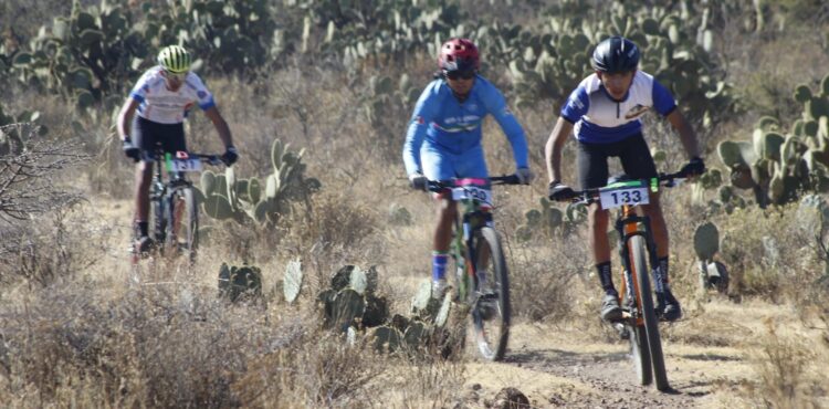 CLASIFICAN 17 CICLISTAS DE MONTAÑA Y OCHO DE PISTA A MACRO REGIONAL DE NACIONALES CONADE 2022