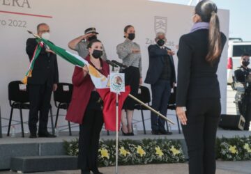 AUTORIDADES CIVILES Y MILITARES CONMEMORAN EL DÍA DE LA BANDERA