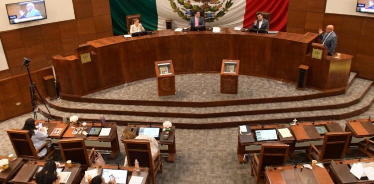 DETERMINA LEGISLATURA CAMBIOS EN COMISIONES Y ÓRGANOS DE GOBIERNO