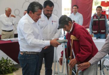 ENTREGA GOBERNADOR APARATOS FUNCIONALES Y ANUNCIA INICIO DE REGISTRO PARA LA PENSIÓN DE LAS PERSONAS CON DISCAPACIDAD