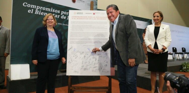 GOBERNADOR DAVID MONREAL FIRMA CONVENIO CON EL INMUJERES