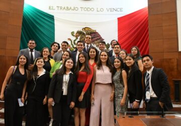 SESIONAN DIPUTADOS DEL PARLAMENTO DE LAS JUVENTUDES POR LA PREVENCIÓN Y LA SEGURIDAD