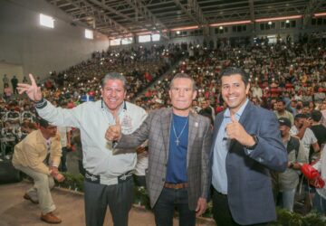 RECIBE GOBERNADOR DAVID MONREAL A LA LEYENDA DEL BOXEO MEXICANO JULIO CÉSAR CHÁVEZ