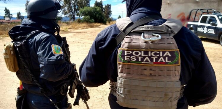 SSP DETUVO A TRES PERSONAS EN ZACATECAS POR LA PORTACIÓN DE UN ARMA DE FUEGO SSP DETUVO A TRES PERSONAS EN ZACATECAS POR LA PORTACIÓN DE UN ARMA DE FUEGO