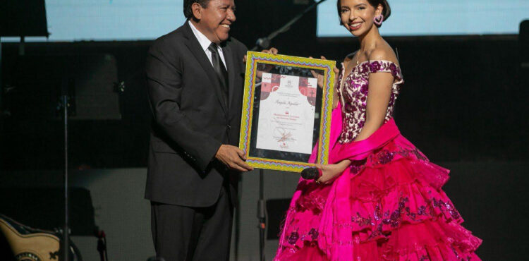 NOMBRA GOBERNADOR A ÁNGELA AGUILAR COMO REPRESENTANTE CULTURAL DE NUESTRA TIERRA, ZACATECAS