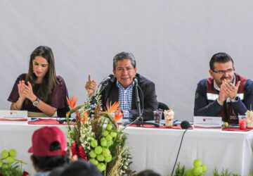 LLEVA GOBERNADOR APOYOS Y ATENCIÓN INMEDIATA A LOS HABITANTES DE JUCHIPILA