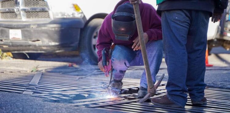 REALIZA AYUNTAMIENTO CAPITALINO JORNADA DE LIMPIEZA EN LA CALLE CINCO SEÑORES