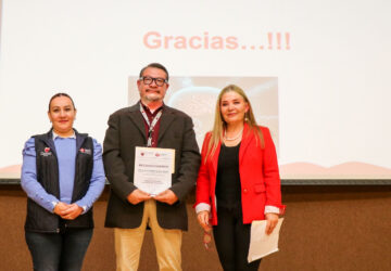 CAPACITAN A PERSONAL DE SEDIF PARA FORTALECER HABILIDADES EN EL SERVICIO QUE PROPORCIONAN A LAS Y LOS ZACATECANOS