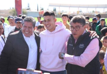 INAUGURA GOBERNADOR DAVID MONREAL CANCHA DEL MAGISTERIO DE FRESNILLO