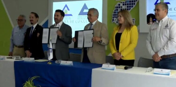 FIRMAN CONVENIO DE COLABORACIÓN CANACO SERVYTUR ZACATECAS Y CANACO SERVYTUR AGUASCALIENTES